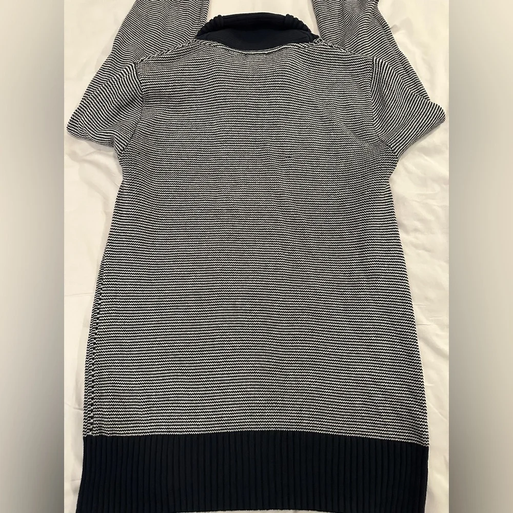 H&M sweater, small, thick material